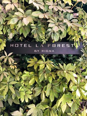 HOTEL LA FORESTA 看板